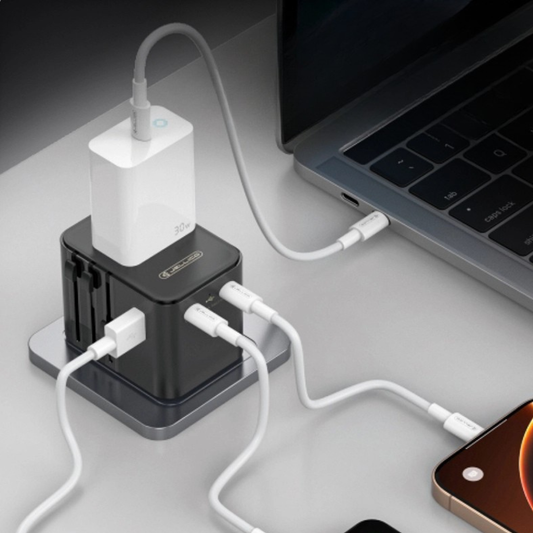JELLICO Universal Travel Adapter S9 PD – 2x USB-C + 1x USB 3.4A, Max 2500W